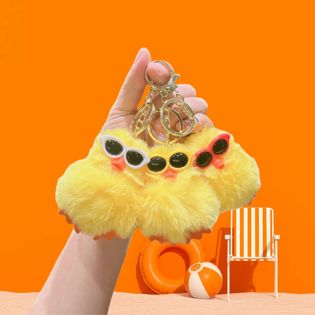墨镜小黄鸭玩偶潮玩批发可爱鸭子包包挂件学生包挂件毛绒钥匙挂件