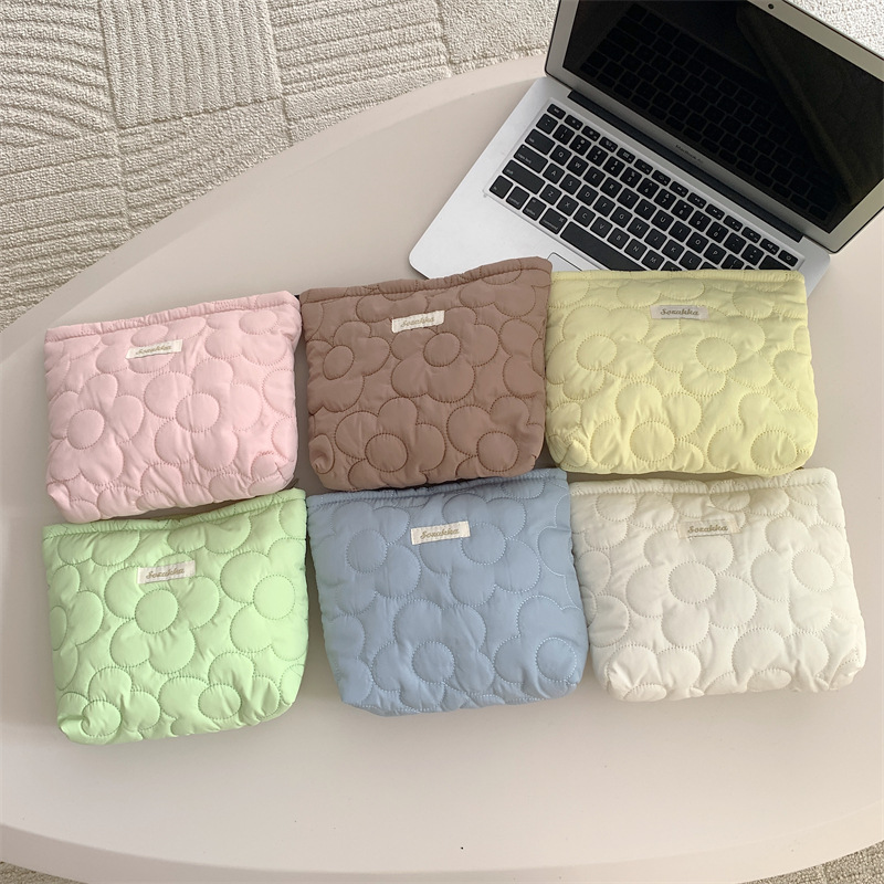 Streetwear Solid Color Polyester Square Makeup Bags display picture 1