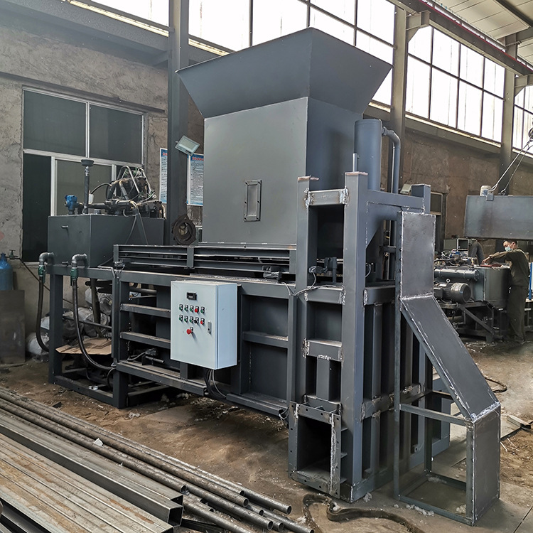 玉米秸秆粉碎打包机 三缸黄储饲料打包机 玉米芯打包压块机