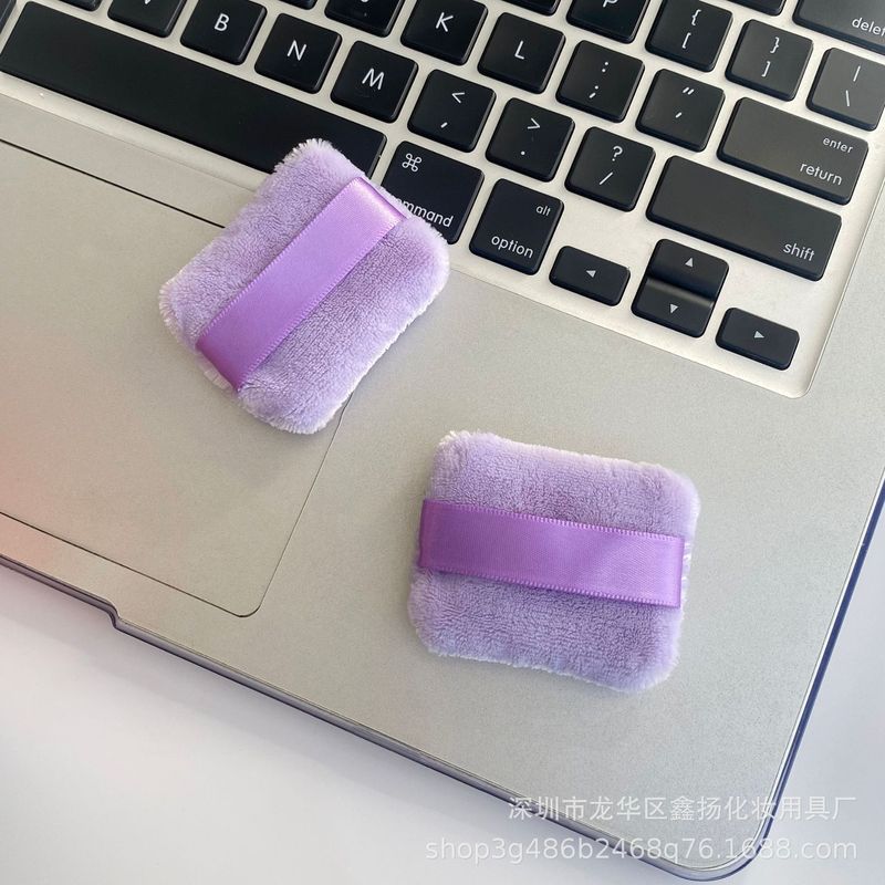 新型の小さい枕の四角形の立毛のパフの蜜の粉はパフのパフの化粧をします。|undefined