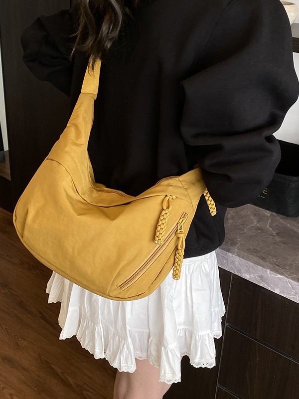 Bolso bandolera minimalista de gran capacidad estilo japonés para mujer, bolso de hombro ligero con textura de nailon, bolso versátil de moda para mujer.