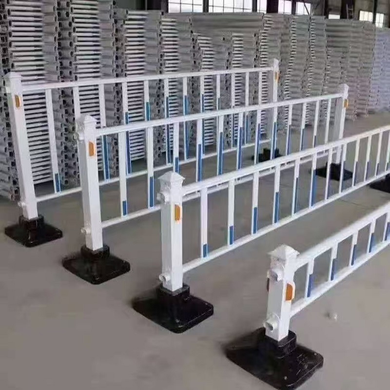 市政交通护栏道路护栏马路人行道栏杆道路中央隔离防护栏铁艺栏杆