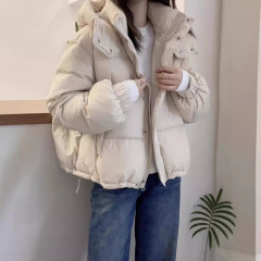 綿の服の女性の秋冬の短い金の2024韓国版の大きいサイズのゆったりしている綿の服の小さい子供の帽子のファッションの保温のカジュアルなコート