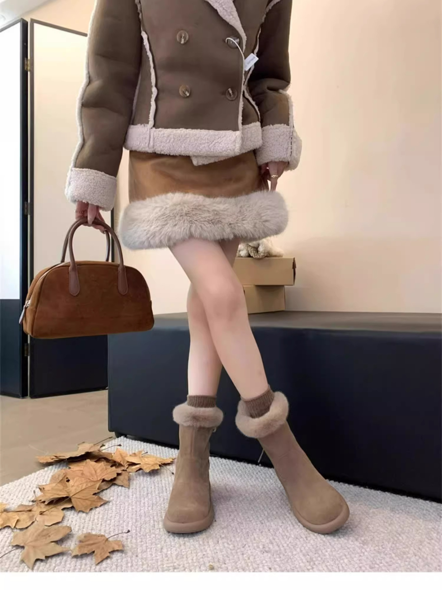 Winter Baumwolle dicken Sohlen Schnee für Frauen 2024 Winter neuen Stil mit Plüsch Isolierung, modische und vielseitige flache_voghion.com