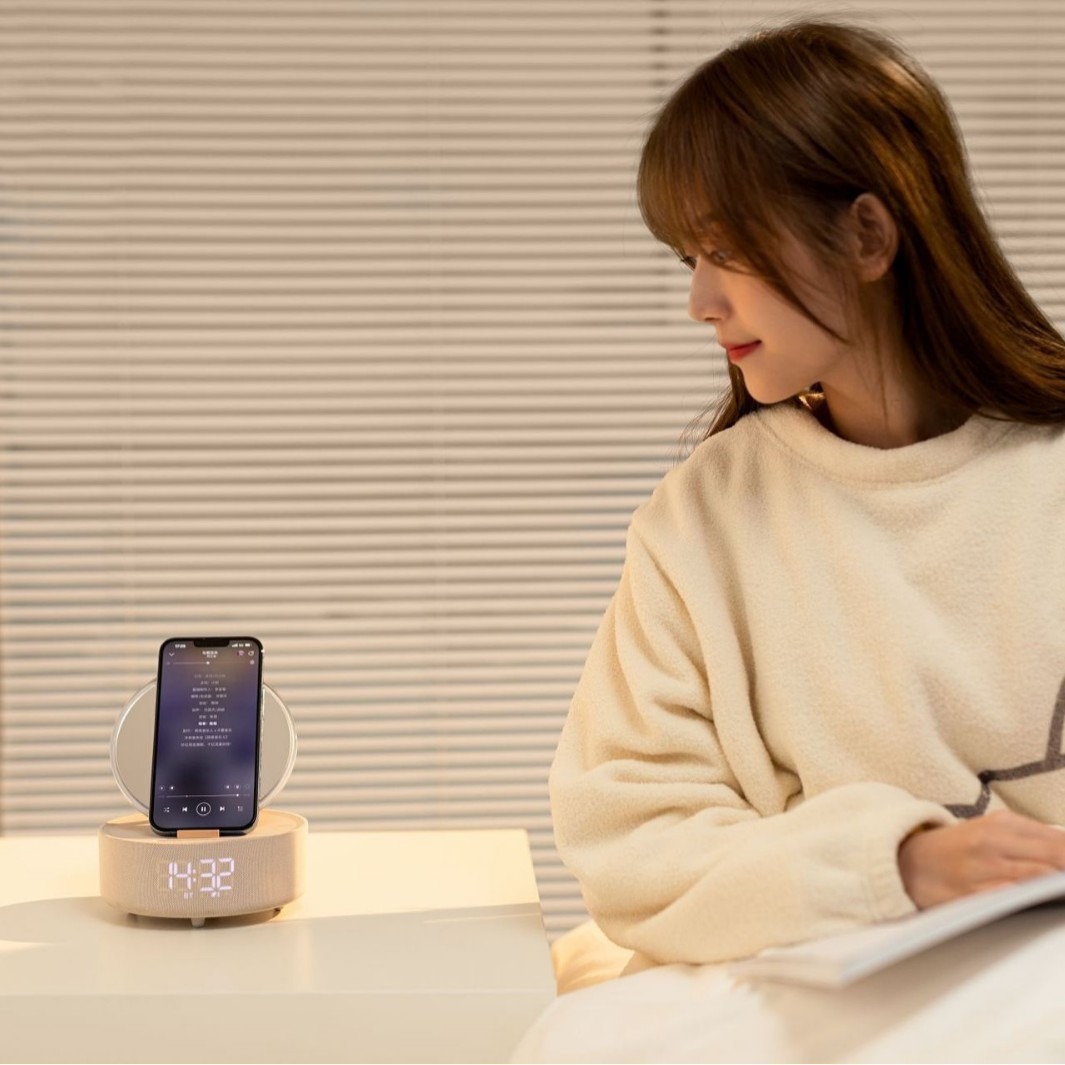Cargador inalámbrico multifuncional de teléfono móvil de carga rápida Bluetooth sonido lámpara de noche reloj despertador lámpara de escritorio espejo de maquillaje festival