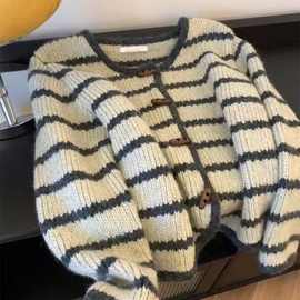 复古欧货秋冬季牛角慵懒新款条纹短款毛衣开衫宽松针织外套图片色