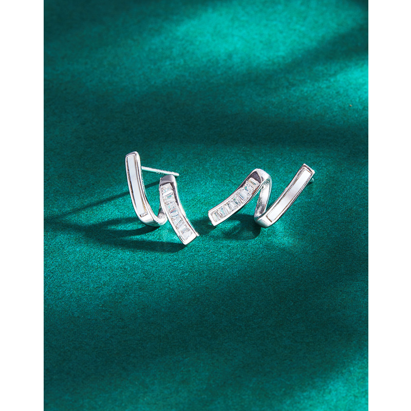 Pendientes de plata esterlina de concha para mujer verano elegante diseño de nicho de plata 925 pendientes geométricos simples pendientes de lujo de alta calidad