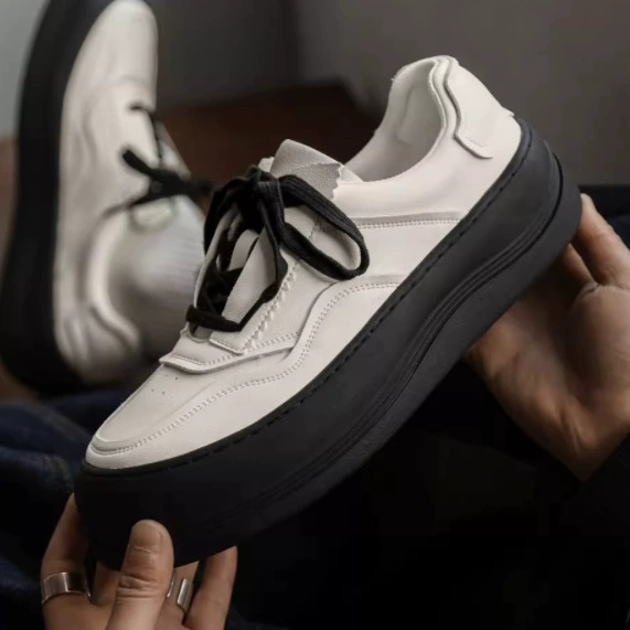 Нишевые мужские туфли 2024 новые толстые кожаные повседневные кожаные туфли мужские большие головы с черным дном