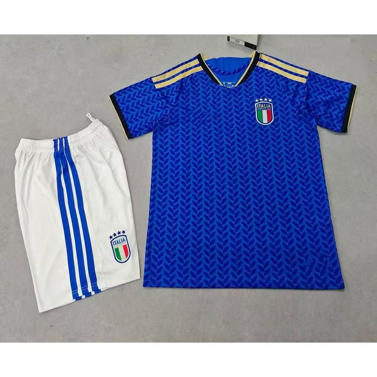 Equipación de casa de Italia 2026