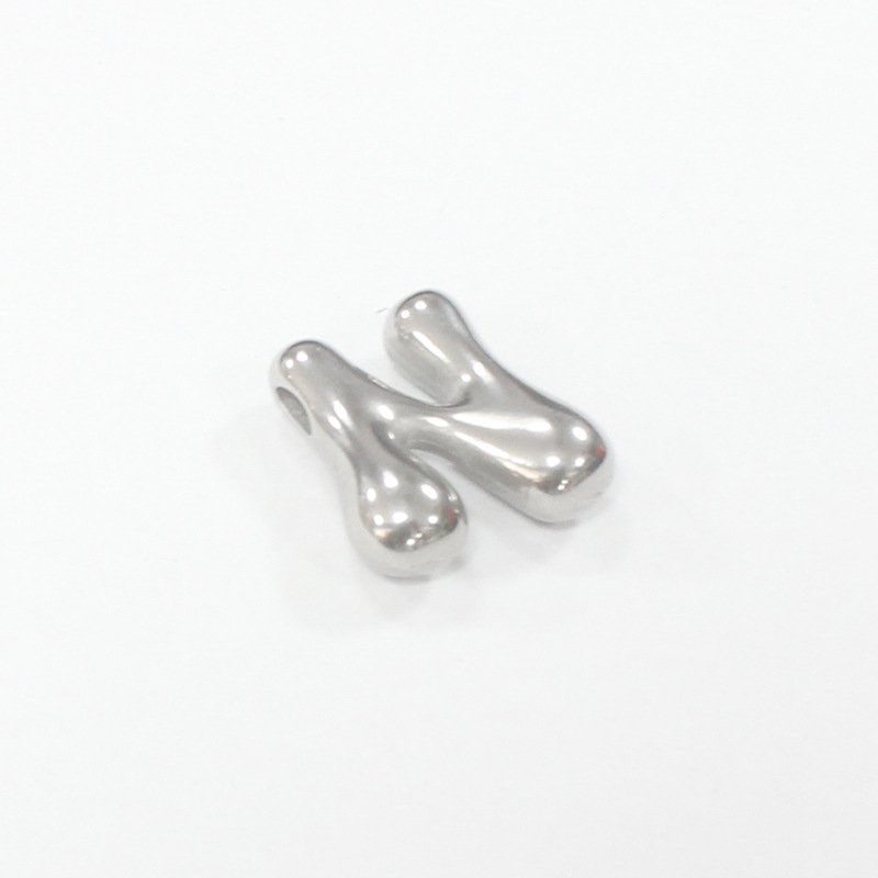 Steel-colored N letter (with horizontal hole on top) thickness 6.6*width 17.5*height 18mm*aperture 1.8mm (unit weight 5.95g)