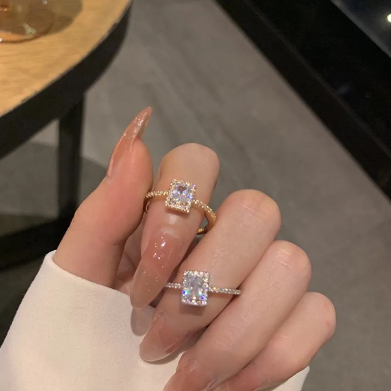 1 Piece Quantity Daily Occasion Alloy Material Square Pattern 1 Piece Simple Style Square Alloy Inlay Rhinestones Women's Rings