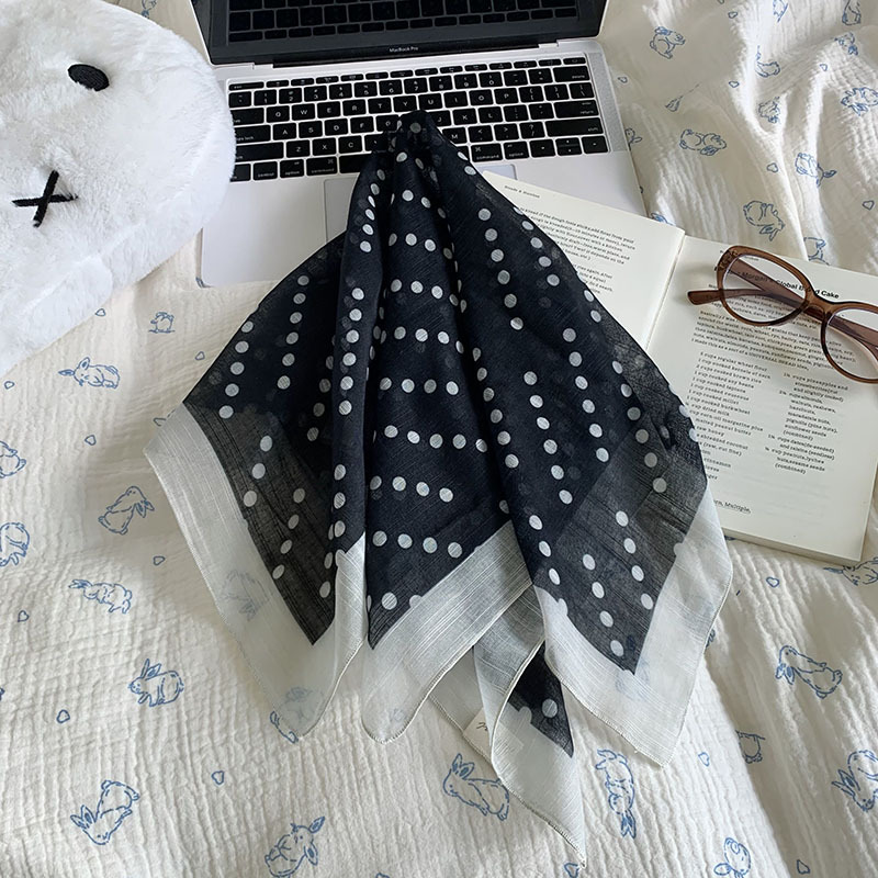 Bufanda de seda de lunares, bufanda cuadrada pequeña con cuello, sentido de alto nivel femenino, bufanda coreana de todo fósforo, diadema pastoral femenina de verano, bufanda pequeña decorativa