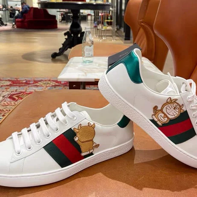 Высокая версия G Home Маленькая пчела вышитая корейская модная обувь 2025 весна и лето пара маленькая белая обувь дикая плоская повседневная обувь