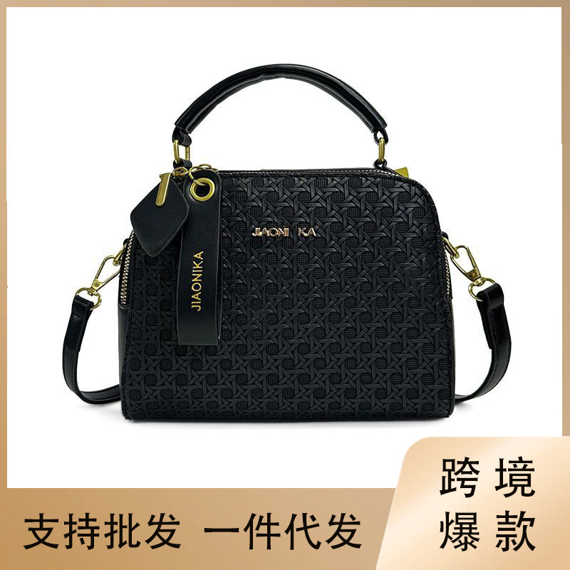 New women's bag, vintage light luxury, niche fashion, simple classic, elegant design, suitable for commuting, can be used as a handbag, shoulder bag, or crossbody bag
