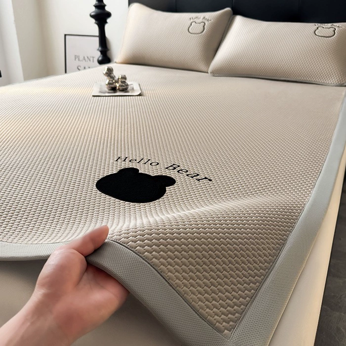 Летние ледяные шелковые коврики, набор из трех частей, высококлассная вышивка, ледяная фасоль, воздушный коврик, можно стирать в общежитии