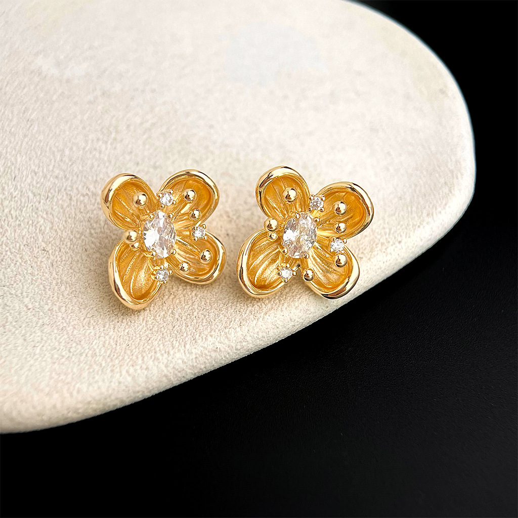 耳语_0000s_0012_组 67 拷贝.jpg