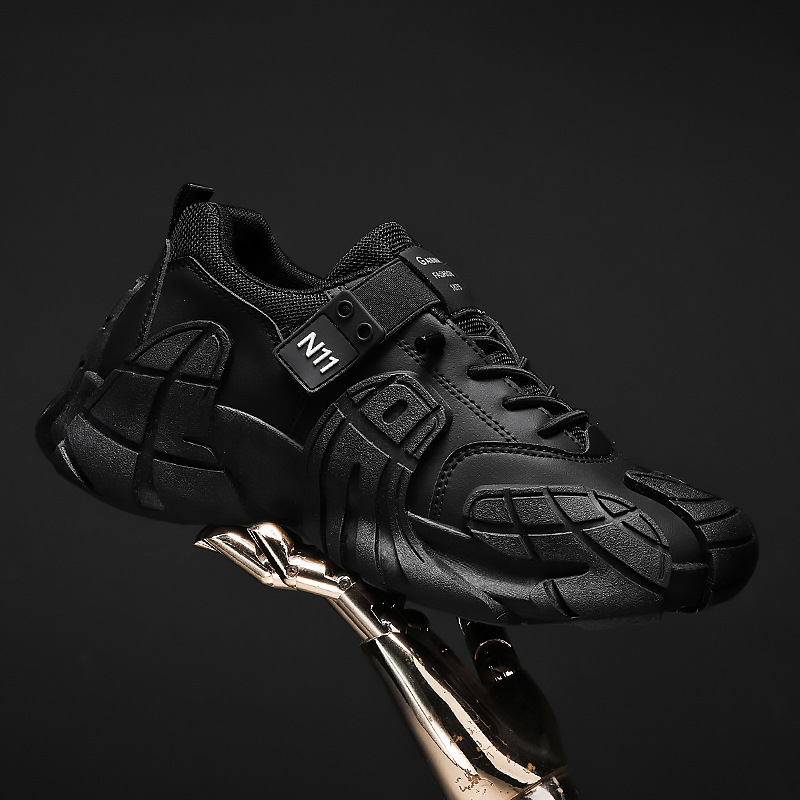 2025 otoño nuevos zapatos de skate casuales deportivos con suela gruesa zapatos de estilo de cuero de Hong Kong zapatos de pan de tamaño grande zapatos Gump zapatos para hombres