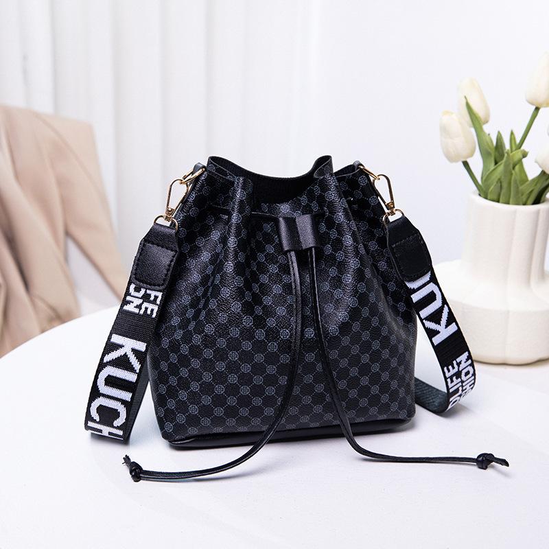 2022 verano nuevo bolso de hombro de moda de mujer bolsa de cubo de flores casuales bolsa de mujer comercio exterior transfronterizo bolsa de mujer bolsa al por mayor