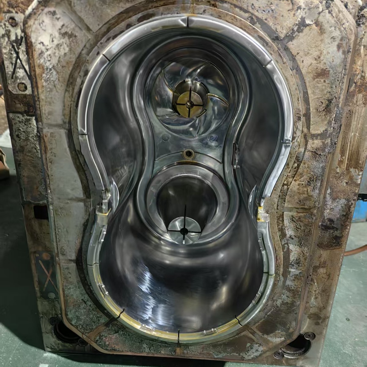 旋转木马自动脱水好神拖桶模具出售.旋转自动脱水家洁拖地桶生产