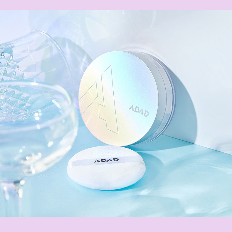ADAD Aurora Light Air-permeable Powder Concealer Setting Powder is waterproof, sweat-proof, long-lasting and does not smudge. The makeup is light and thin undefined