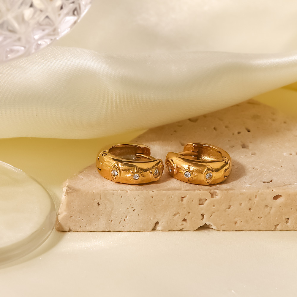 Retro Devilu0027S Eye Star Stainless Steel Plating Hoop Earrings 1 Pair