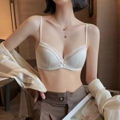 フレンチレースの純欲無痕下着の女性用の薄いタイプが集まっています。