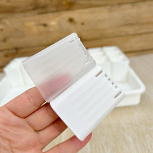 �ڏ�4����������Ϸ���Ĵָ���F��ʯ������N��������ˮ�P