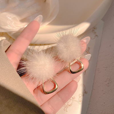 「Autumn Warm Tone」tender temperament Small fragrant wind Hair ball Earrings Simplicity Ear Studs Autumn and winter Plush Accessories wholesale