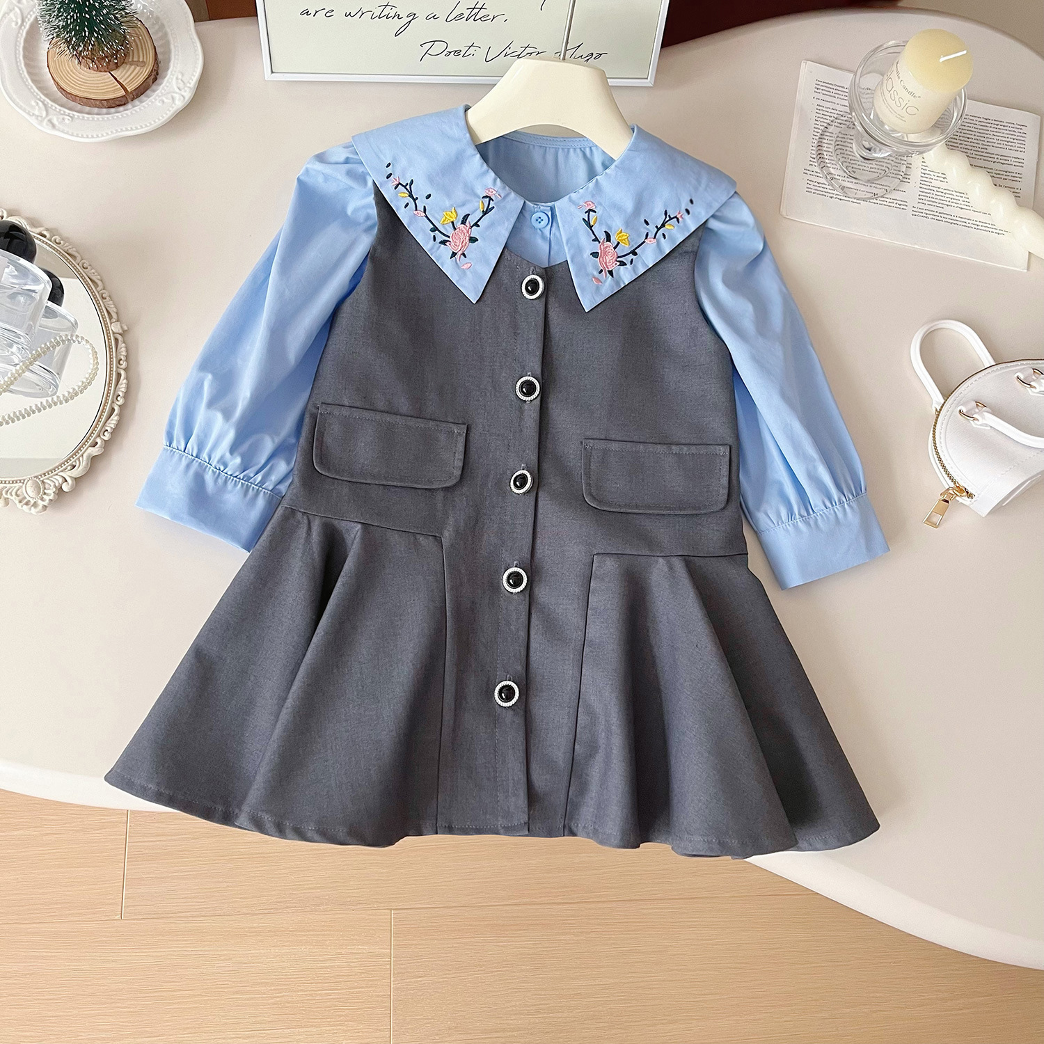 2024 Herbst neue koreanische Version Mädchen langärmeliges Revershemd Weste Rock zweiteiliges Set Baby bestickter Kragen 67326_voghion.com