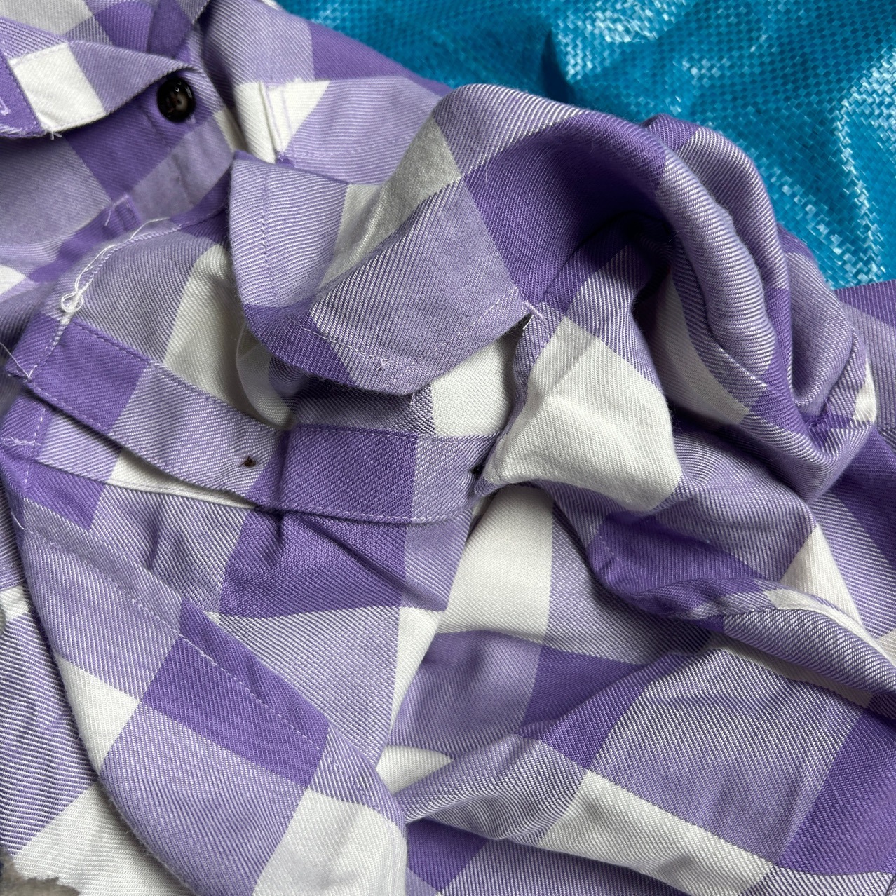 2025 camisa de algodón a placas de tamaño mediano para niños y niñas camisa de manga larga con solapa de tela de tela de primavera y otoño comercio exterior