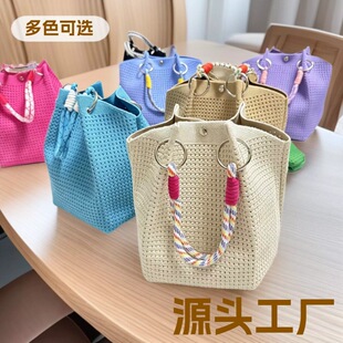 ᘿ��h�������ŮС����ͨ��ˮͰ���ٴ��y������ռ{����ɫ�U��