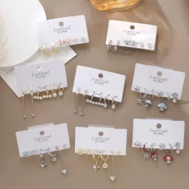 耳钉;项链;耳夹