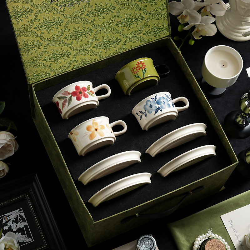[green gift box] medieval flowers 4 cups and 4 saucers (red flowers + greenery + autumn + orchids)