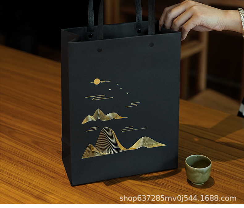 特种纸烫金礼盒_04.jpg