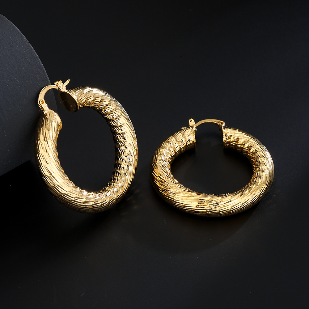 Fashion simple round copper plated 18K gold earrings women