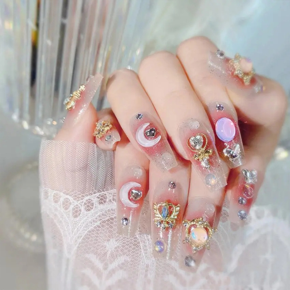 Las mejores ventas de color rosa blanco amor manicura dulce romántico diamante para usar uñas 24 piezas empaquetadas parches de uñas falsas