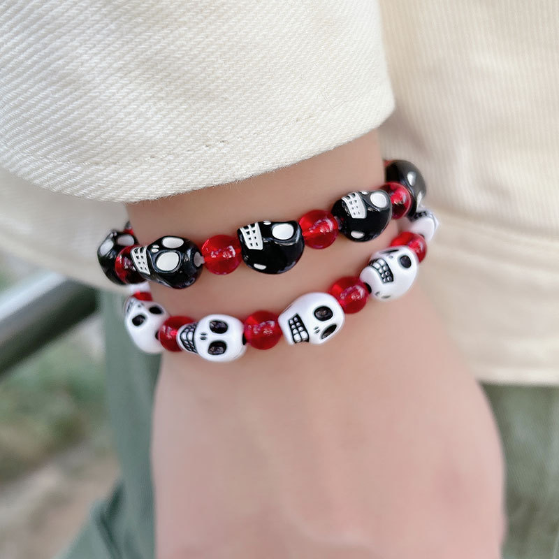 Heißer Verkauf Rot Perlen Schädel Armband Elastische Seil Punk Hip Hop Coole Armband Retro Dark Halloween Zubehör_voghion.com