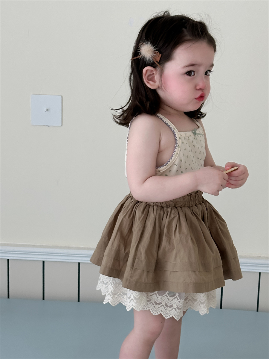 Traje de falda corta de tirantes para niñas ropa delgada de verano 2026 ropa de bebé de verano versión coreana ropa de verano para niñas estilo extranjero