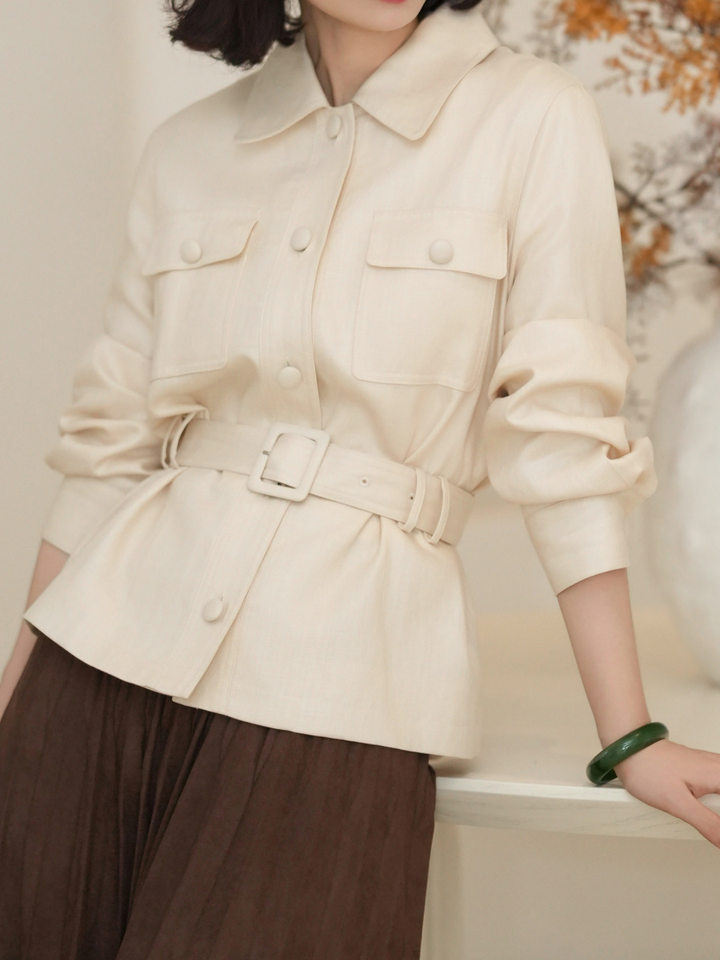 Áo khoác ngắn nữ pha Tencel và linen cổ polo tay dài chiết eo tôn dáng — Màu be
