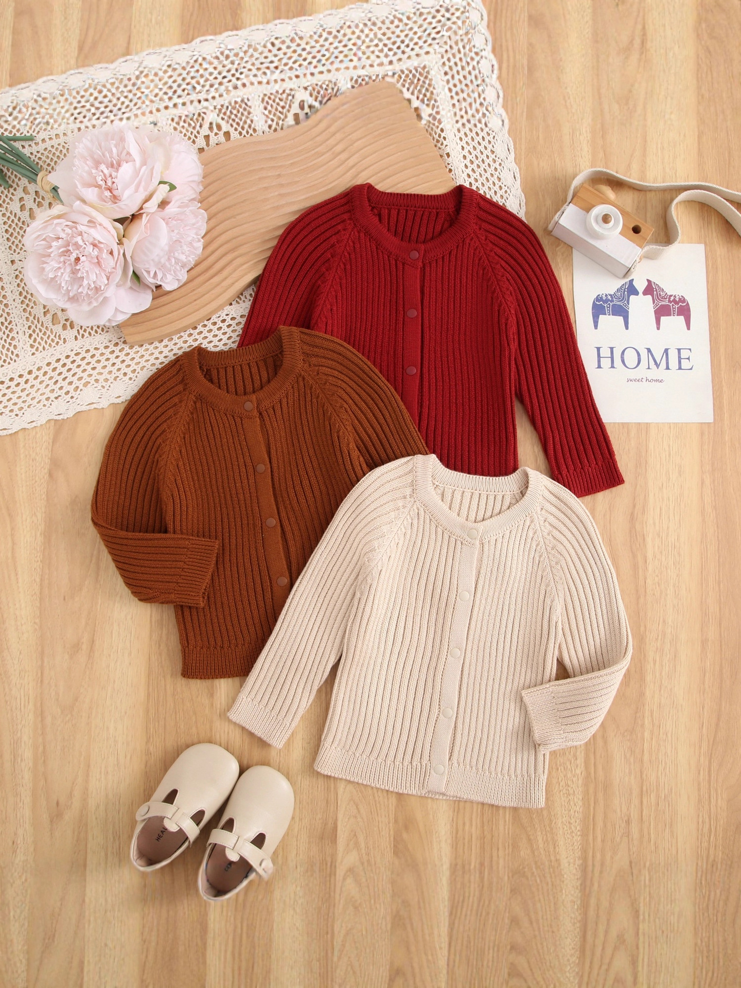 Solid color autumn cardigan for boys