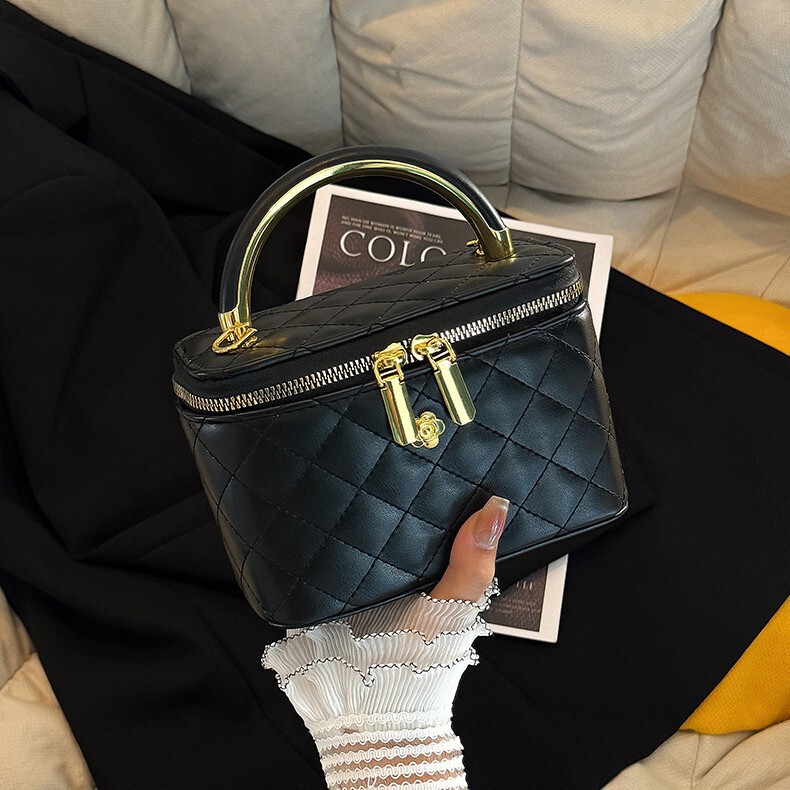Stylish Rhombic Chain Portable Box Bag Women's Personalized Simple Korean-style Shoulder Bag Elegant All-match Niche Crossbody Bag Stylish Rhombic Chain Portable Box Bag Women's Personalized Simple Korean-style Shoulder Bag Elegant All-match Niche Crossbody Bag