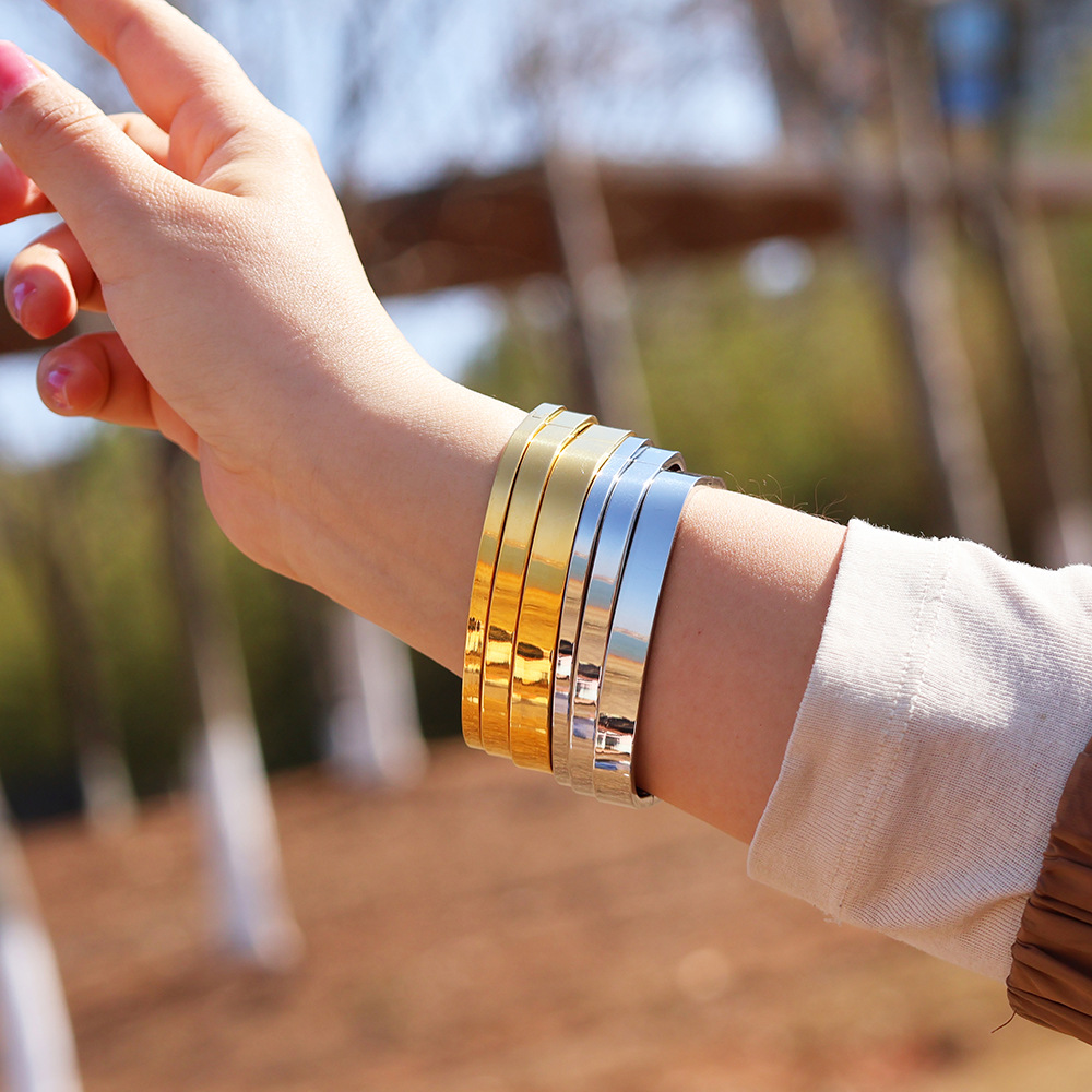 INS viento acero inoxidable oro real galvanoplastia espejo pulido personalidad cuadrado cuerpo ligero pulsera para mujer pulsera fábrica al por mayor