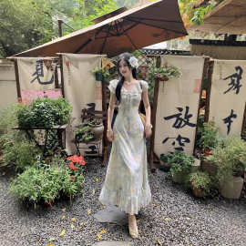 荷叶边碎花雪纺微胖mm茶歇法式高级感甜美碎花连衣裙女海边度假风
