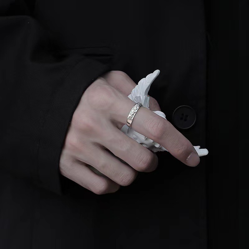ピシュピストの指輪の男insの潮流の小さい大衆は人差指を設計します。|undefined