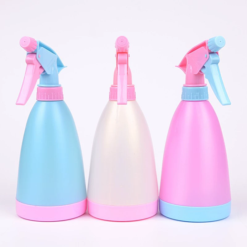 Лейка красочная ручная прижимная Лейка пластиковая Лейка Бытовая Лейка распылитель бутылок