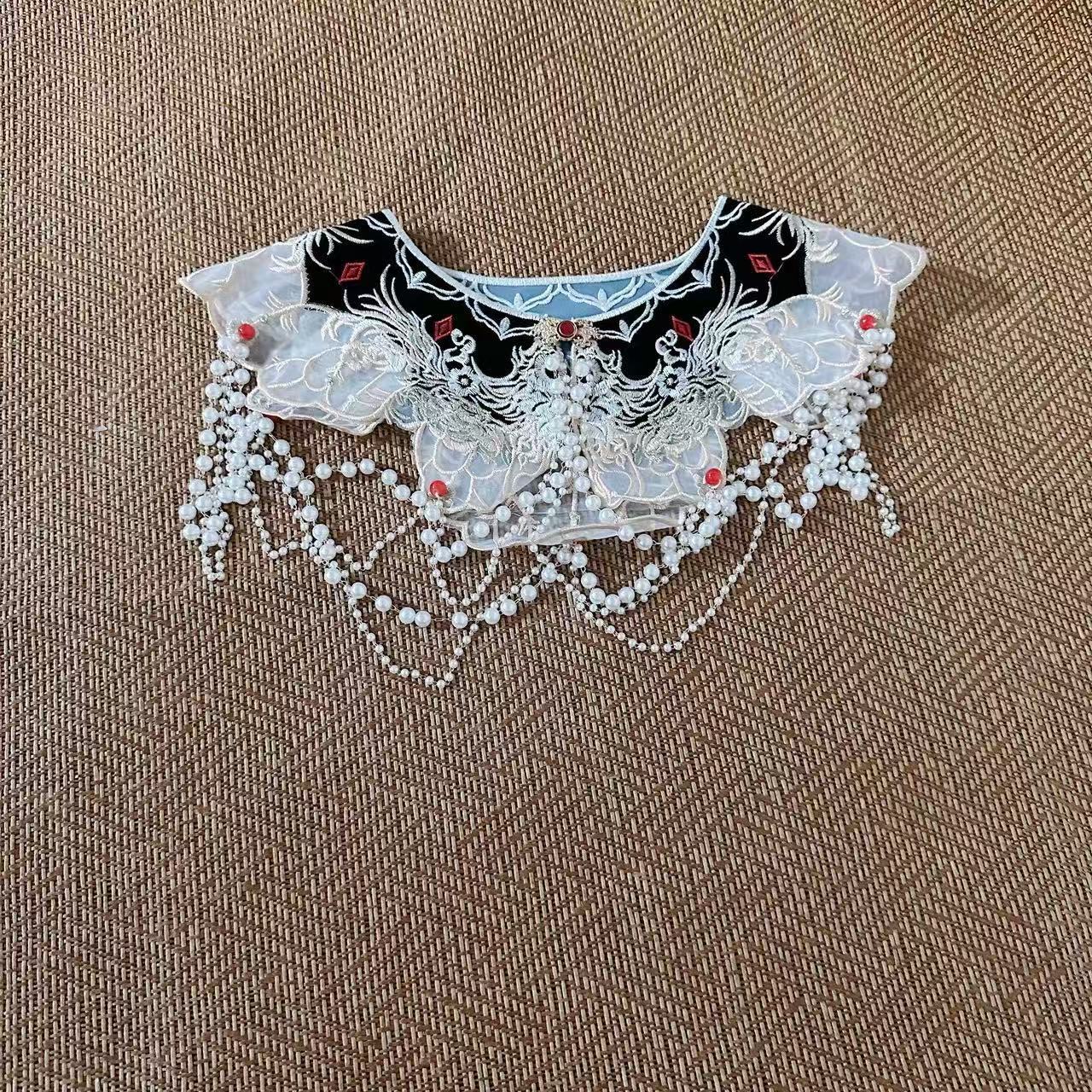 검은 구슬 체인 클라우드 숄더