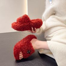 休闲松糕厚底增高毛毛拖鞋女外穿秋冬新款十字架配裙子毛绒一字拖