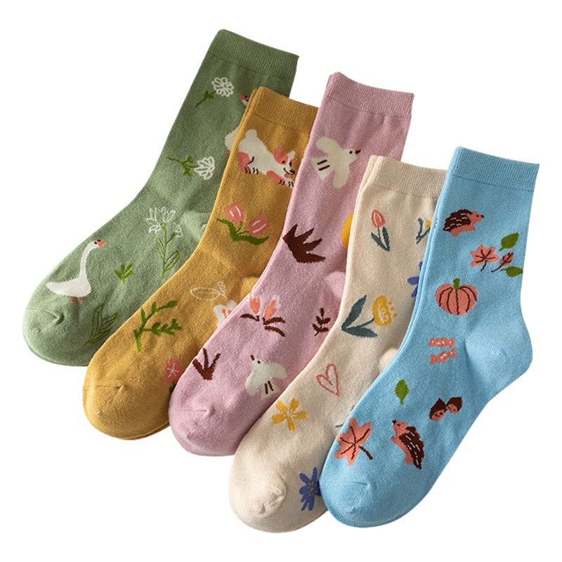 Mediados de la pantorrilla calcetines de algodón de las mujeres otoño e invierno japonés pequeña flor de color a juego calcetines de algodón de las mujeres absorbentes del sudor ins marea calcetines de algodón al por mayor