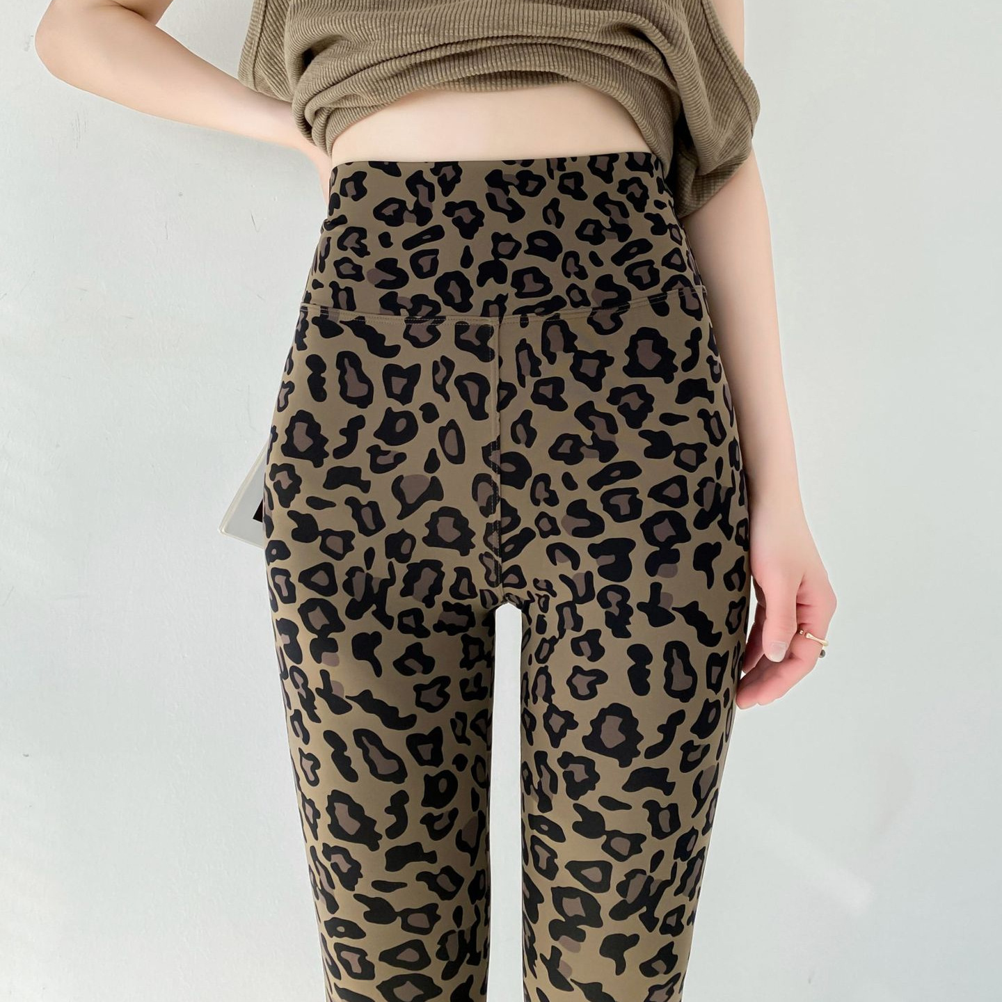 Summer New Thin Printed Leggings Leopard Print Cropped Yoga Pants Comfortable Sports Running Shark Pants for Women