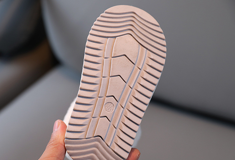 Chaussures d'hiver chaudes et décontractées en coton pour enfants et hommes en velours pour bébés filles 2024_voghion.com